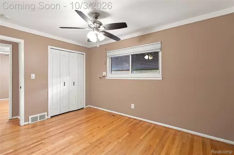 Bedroom - 27262 Thomas Ave, Warren, MI 48092 photo 6 of 8