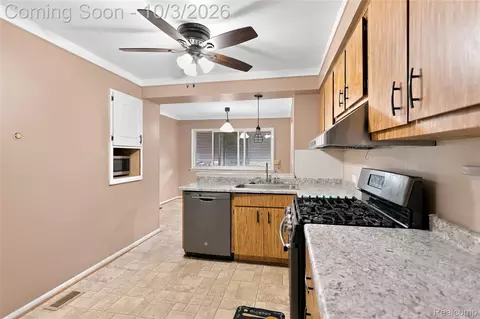 Kitchen - 27262 Thomas Ave, Warren, MI 48092 photo 2 of 4