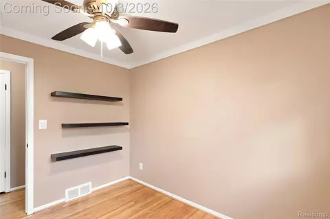Bedroom - 27262 Thomas Ave, Warren, MI 48092 photo 2 of 8