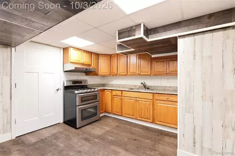 Kitchen - 27262 Thomas Ave, Warren, MI 48092 photo 3 of 4