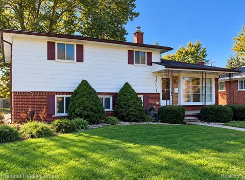 39001 Richland St, Livonia, MI 48150