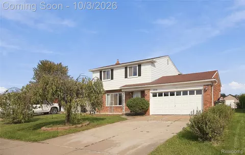 37718 Douglas Ct, Sterling Heights, MI 48310