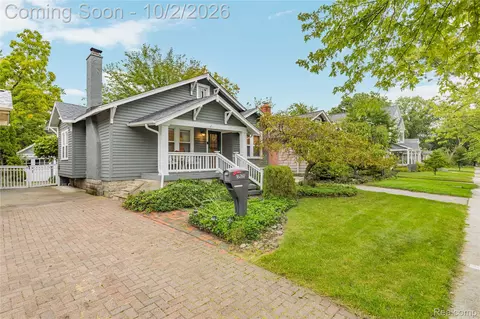 16260 Birwood Ave, Beverly Hills, MI 48025