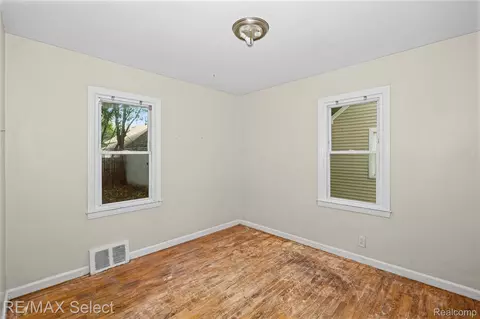 Bedroom - 723 Waldman Ave, Flint, MI 48507 photo 1 of 4