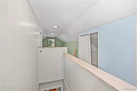 Entry Way - 723 Waldman Ave, Flint, MI 48507 photo 4 of 5