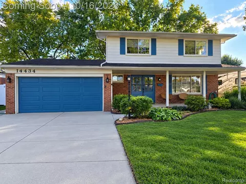 14434 Royal Dr, Sterling Heights, MI 48312