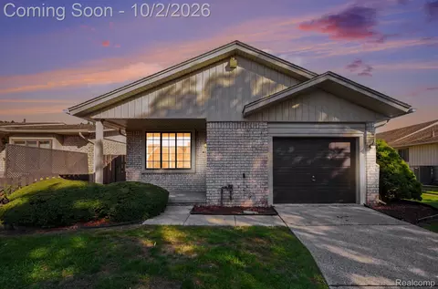 13811 Brockington Dr, Warren, MI 48088