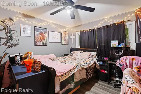 Bedroom - 1231 Vine St, Adrian, MI 49221 photo 3 of 7