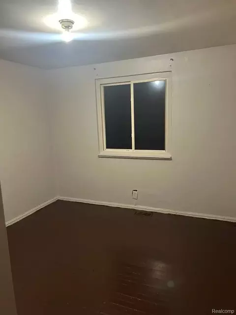 Bedroom - 1201 Oleander Dr, Mount Morris, MI 48458 photo 1 of 2