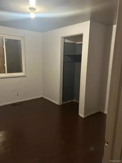 Bedroom - 1201 Oleander Dr, Mount Morris, MI 48458 photo 2 of 2