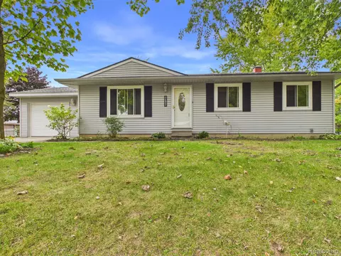 1716 Pilgrim Ln, Mayfield, MI 48446