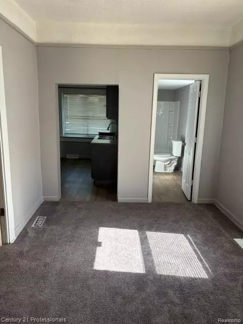 Entry Way - 22148 Rausch Ave, Eastpointe, MI 48021 photo 1 of 5