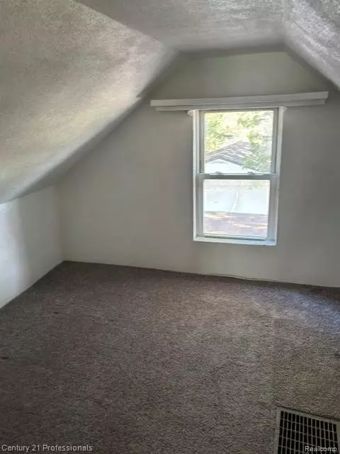 Bedroom - 22148 Rausch Ave, Eastpointe, MI 48021 photo 1 of 1