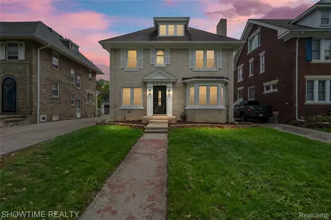 2437 Longfellow St, Detroit, MI 48206