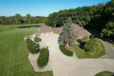 View/Area - 9515 E Bristol Rd, Davison, MI 48423 photo 4 of 9