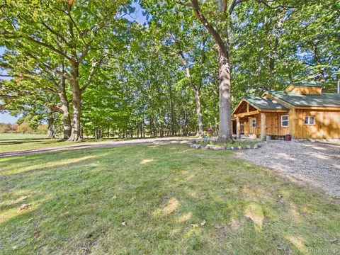 Exterior - 9515 E Bristol Rd, Davison, MI 48423 photo 13 of 22