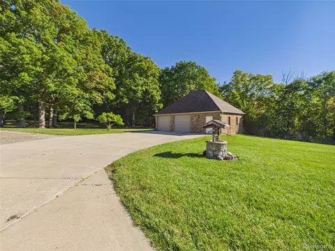 Exterior - 9515 E Bristol Rd, Davison, MI 48423 photo 3 of 22