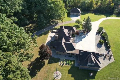 View/Area - 9515 E Bristol Rd, Davison, MI 48423 photo 6 of 9