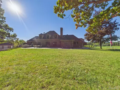 Exterior - 9515 E Bristol Rd, Davison, MI 48423 photo 6 of 22
