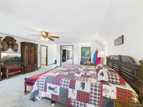 Bedroom - 9515 E Bristol Rd, Davison, MI 48423 photo 8 of 10