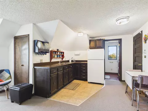 Kitchen - 9515 E Bristol Rd, Davison, MI 48423 photo 3 of 3