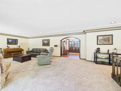 Living - 9515 E Bristol Rd, Davison, MI 48423 photo 4 of 5
