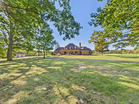 Exterior - 9515 E Bristol Rd, Davison, MI 48423 photo 11 of 22
