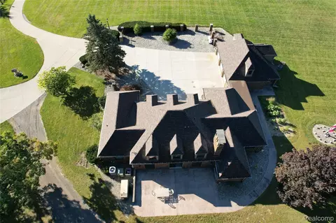 View/Area - 9515 E Bristol Rd, Davison, MI 48423 photo 7 of 9