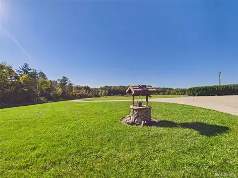 Exterior - 9515 E Bristol Rd, Davison, MI 48423 photo 4 of 22