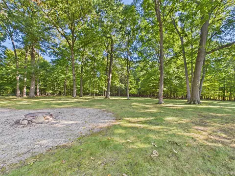 Exterior - 9515 E Bristol Rd, Davison, MI 48423 photo 10 of 22