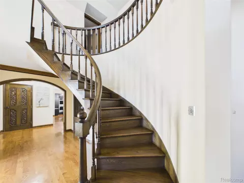 Entry Way - 9515 E Bristol Rd, Davison, MI 48423 photo 7 of 10