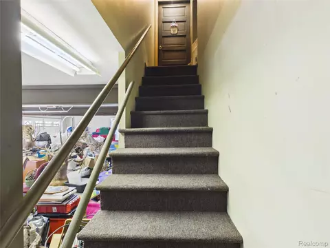 Entry Way - 9515 E Bristol Rd, Davison, MI 48423 photo 2 of 10
