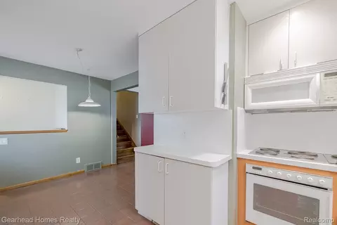 Kitchen - 3356 Harding St, Dearborn, MI 48124 photo 5 of 6