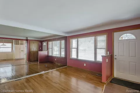 Living - 3356 Harding St, Dearborn, MI 48124 photo 1 of 5