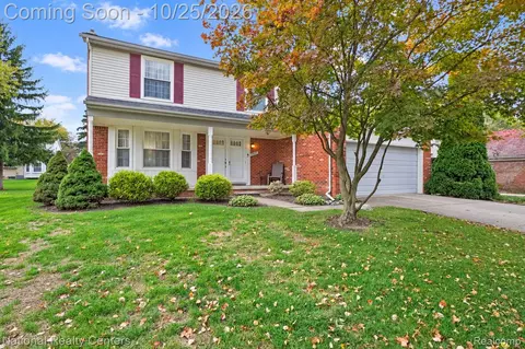 19607 Whitby Dr, Livonia, MI 48152