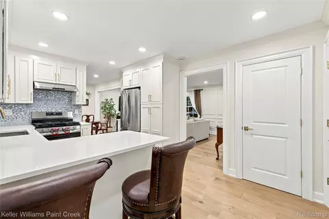 Kitchen - 3308 Spring Meadow Dr, Rochester, MI 48306 photo 5 of 5