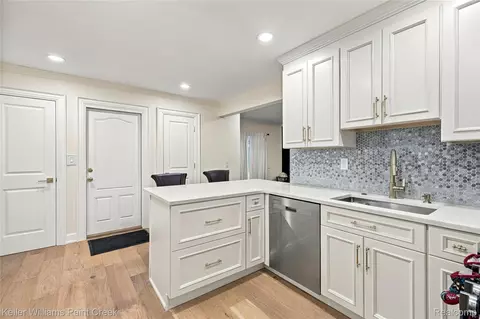 Kitchen - 3308 Spring Meadow Dr, Rochester, MI 48306 photo 1 of 5