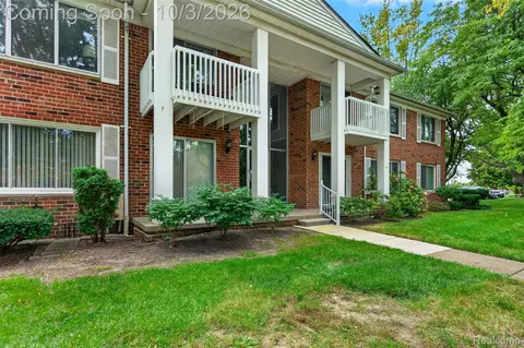 42241 Toddmark Ln, Clinton Township, MI 48038