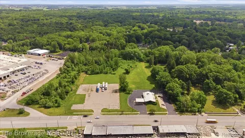 6075 Dixie Hwy, Bridgeport, MI 48722