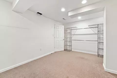 Bedroom - 19046 Abbey Ct, Brownstown, MI 48193 photo 7 of 7