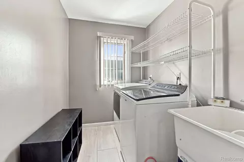 Other - 19046 Abbey Ct, Brownstown, MI 48193 photo 13 of 14