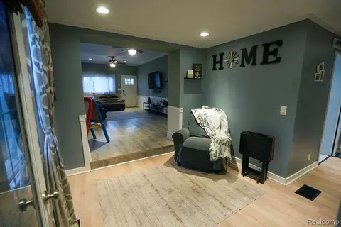 Entry Way - 25991 E Huron River Dr, Flat Rock, MI 48134 photo 1 of 7