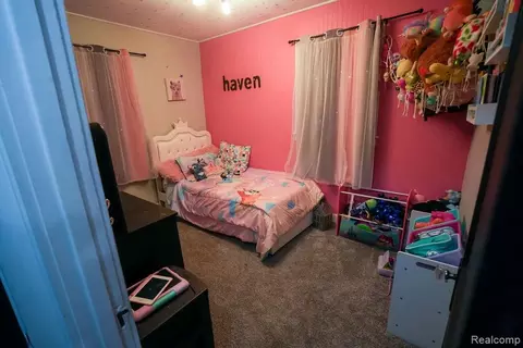 Bedroom - 25991 E Huron River Dr, Flat Rock, MI 48134 photo 8 of 12