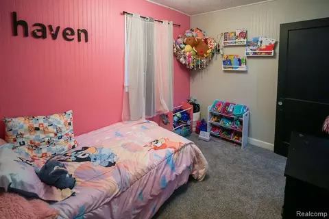 Bedroom - 25991 E Huron River Dr, Flat Rock, MI 48134 photo 9 of 12
