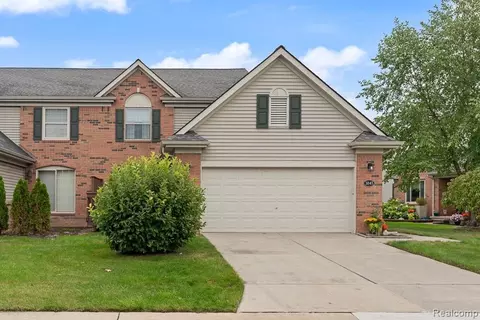 3845 Knightbridge Cir #46, Sterling Heights, MI 48314