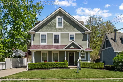 450 Fairbrook St, Northville, MI 48167