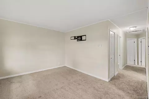 Entry Way - 4409 Cuthbertson St, Flint, MI 48507 photo 4 of 5