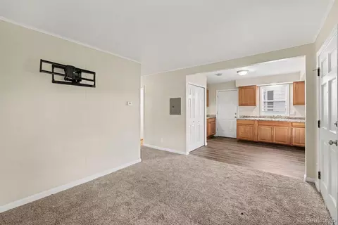 Living - 4409 Cuthbertson St, Flint, MI 48507 photo 3 of 4