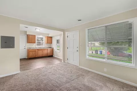 Living - 4409 Cuthbertson St, Flint, MI 48507 photo 4 of 4