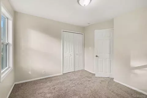 Bedroom - 4409 Cuthbertson St, Flint, MI 48507 photo 3 of 8